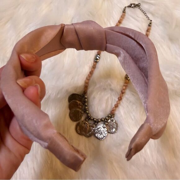 ᴘɪɴᴋ ᴄᴏɪɴ ɴᴇᴄᴋʟᴀᴄᴇ ᴀɴᴅ ʜᴇᴀᴅʙᴀɴᴅ ꜱᴇᴛ - Picture 10 of 15